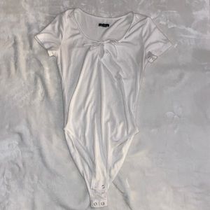 White short sleeve body suit xsmall